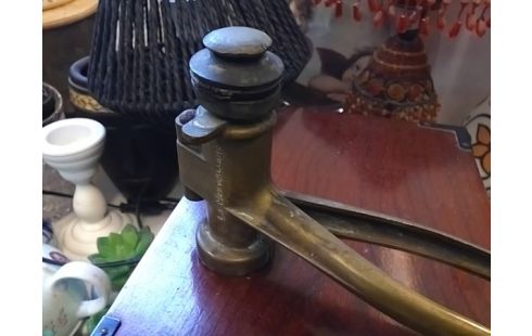 BOUCHONNEUSE ANCIENNE