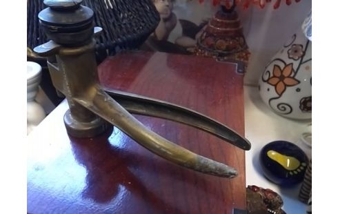 BOUCHONNEUSE ANCIENNE