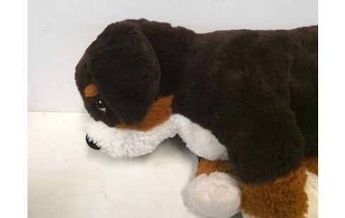 PELUCHE CHIEN MARRON ET BLANC