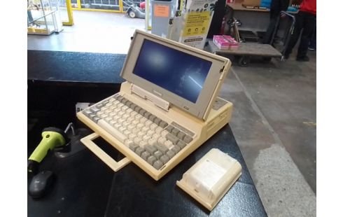 ORDINATEUR TOSHIBA VINTAGE T-1200 + BATTERIE