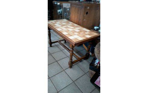 TABLE CARRELEE