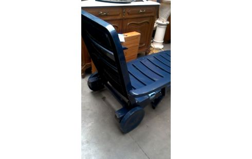 CHILIENNE DE JARDIN BLEUE PVC