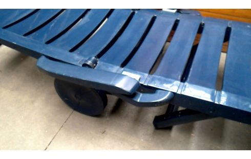 CHILIENNE DE JARDIN BLEUE PVC