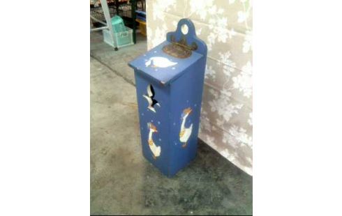 SCHRÄNKCHEN HOLZ BEM.