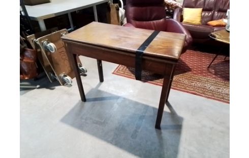 TABLE DE JEU DESSUS VELOUR ROUGE