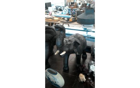 ELEFANTE CUERO
