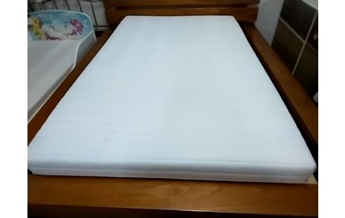 MATELAS 120 x 190 état neuf