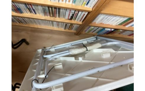 TABLE PLIANTE BLANCHE