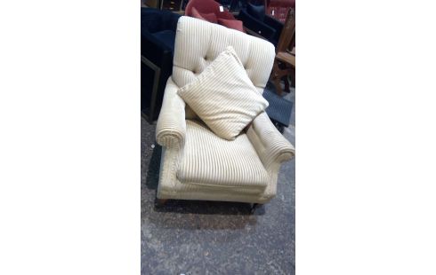 SILLÓN DE CUERO CLUB