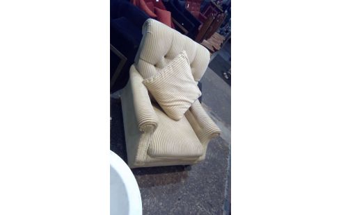 SILLÓN DE CUERO CLUB