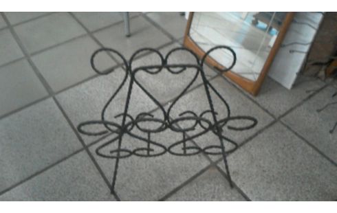 ZEITSCHRIFTENSTÄNDER