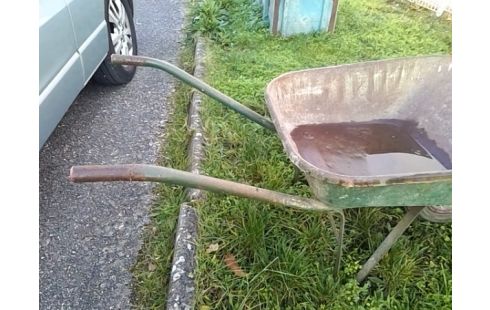 BROUETTE METAL VERTE