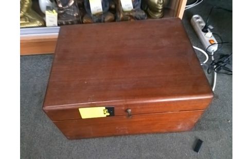 TOURNE DISQUE ANCIEN EN L ETAT