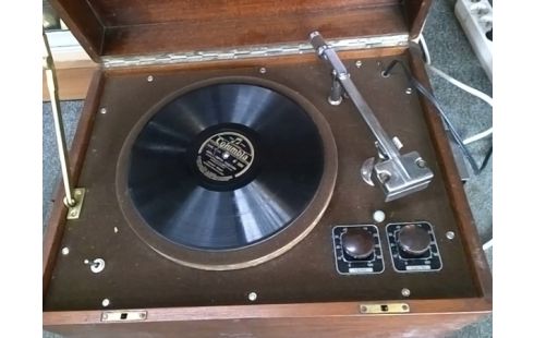 TOURNE DISQUE ANCIEN EN L ETAT
