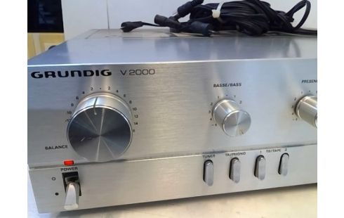 AMPLIFICATEUR GRUNDIG V2000 (EN L'ETAT)