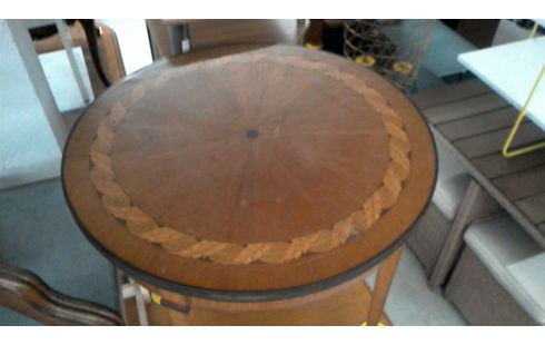 TRÈS  BELLE  TABLE D'APPOINT  MARQUETERIE