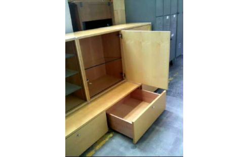 WOHNWAND HOLZ HELL 4-SCHUB. 10-EB. 3-TÜR.