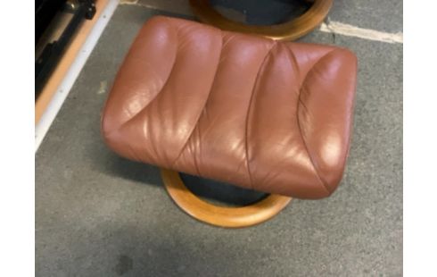 FAUTEUIL RELAX STRESLESS CUIR MARRON AVEC POUF