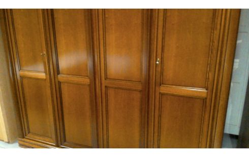 KLEERKAST KERSELAAR 4 DEUREN