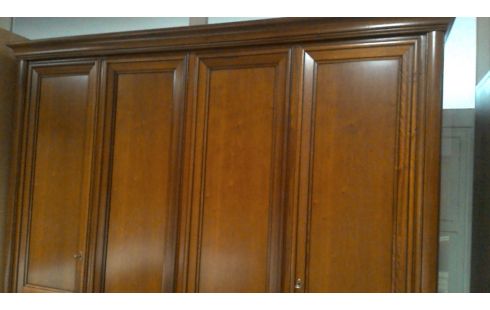 KLEERKAST KERSELAAR 4 DEUREN