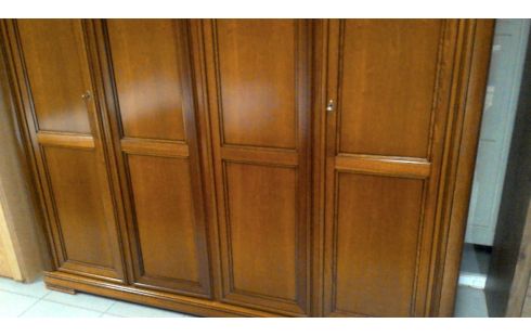 KLEERKAST KERSELAAR 4 DEUREN