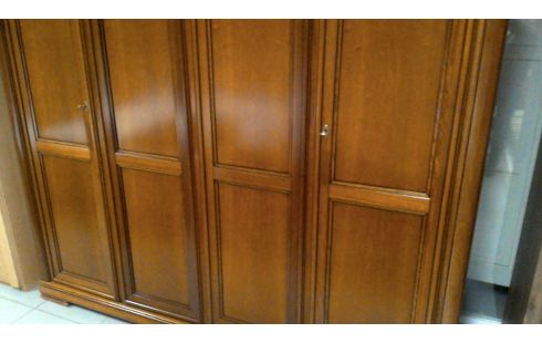 KLEERKAST KERSELAAR 4 DEUREN