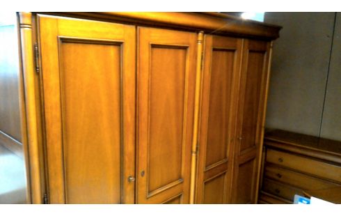 KLEERKAST KERSELAAR 4 DEUREN HOUT