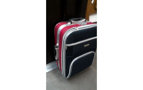 SAC DE VOYAGE A ROULETTE