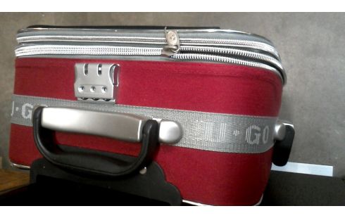 SAC DE VOYAGE A ROULETTE