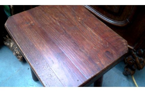 TABOURET MASSIF CHENE