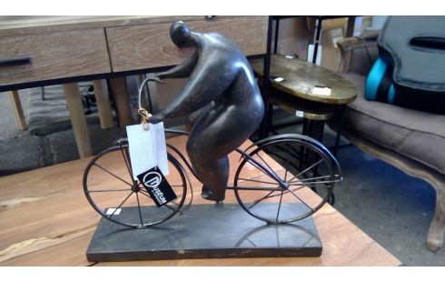 DECO MODERNE HOMME AU VELO