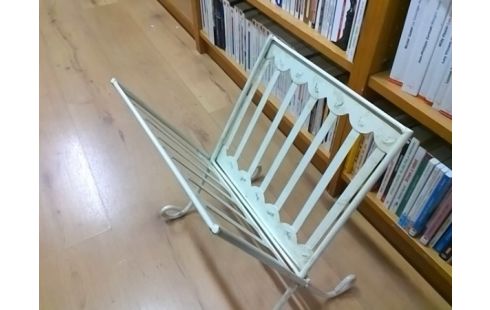 PORTE REVUES METAL BLANC