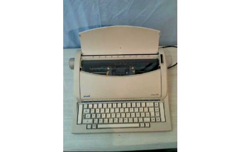 SCHREIBMASCH. ELEKTR. <OLIVETTI LINEA 101>