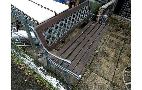 BANC EXTÉRIEUR BOIS ET METAL