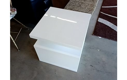 MEUBLE D'APPOINT BLANC LAQUÉ
