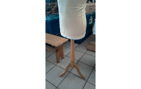 MANNEQUIN  EN  L' ETAT