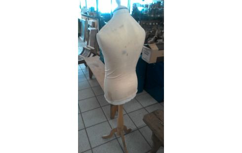 MANNEQUIN  EN  L' ETAT