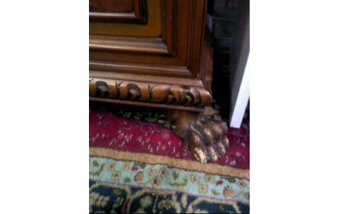 TRUHE HOLZ DUNKEL VERZIERT GESCHNITZT