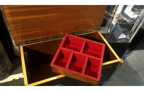 NAAIKASTJE JAREN 30 HOUT