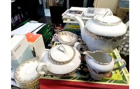 SERVICE A CAFE BLANC ET DORÉ