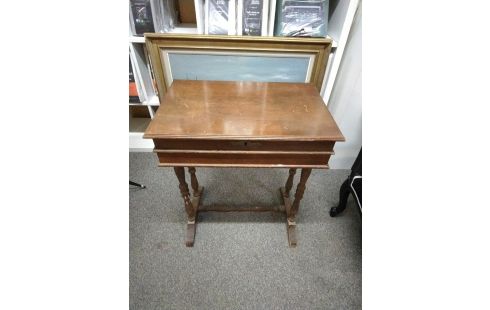 TRAVAILLEUSE ANCIENNE