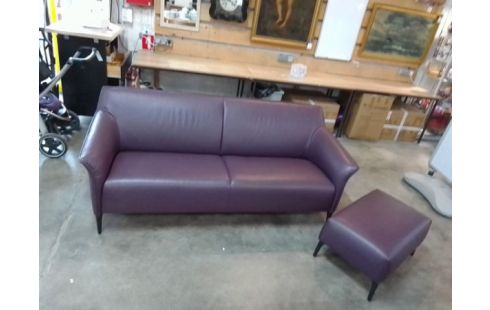 CANAPE 3 PLACES CUIR VIOLET LEOLUX MODELE MAYON + POUF