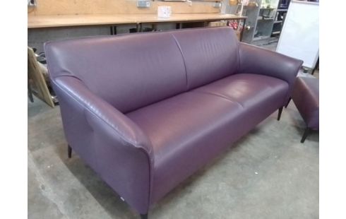 CANAPE 3 PLACES CUIR VIOLET LEOLUX MODELE MAYON + POUF