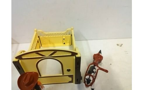PLAYMOBIL CHEVAL ET ECURIE