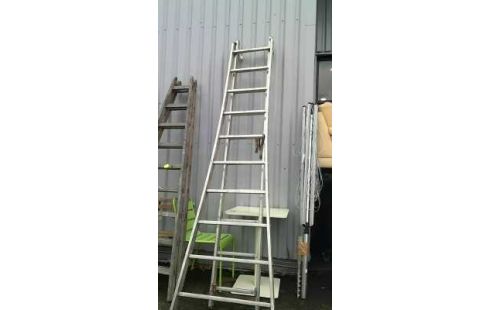 ESCALERA 1 DOBLE METAL