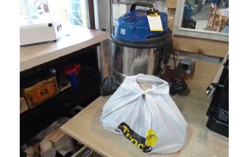 ASPIRATEUR 1200W 20L + SACS