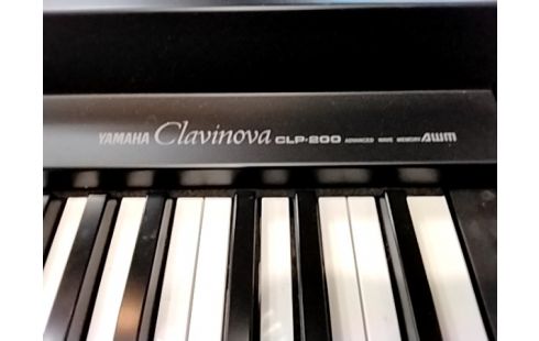 CLAVIER YAMAHA CLP 200