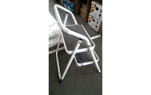 TRAPLADDER WIT 2 TREDEN