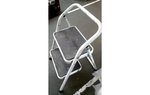 TRAPLADDER WIT 2 TREDEN