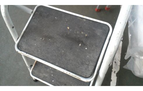 TRAPLADDER WIT 2 TREDEN